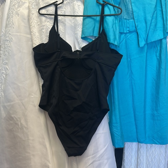 🆕 GOOD AMERICAN Black Show Off One Piece Underwire Cups Belt Swimsuit Size 6 3x - Picture 7 of 11